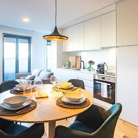 Stylish Studio W/ Ac & Balcony By Lovelystay ปอร์โต ภายนอก รูปภาพ