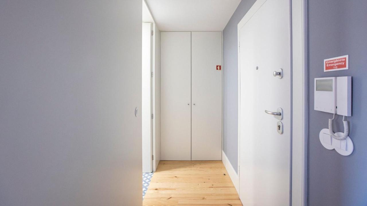 Stylish Studio W/ Ac & Balcony By Lovelystay ปอร์โต ภายนอก รูปภาพ