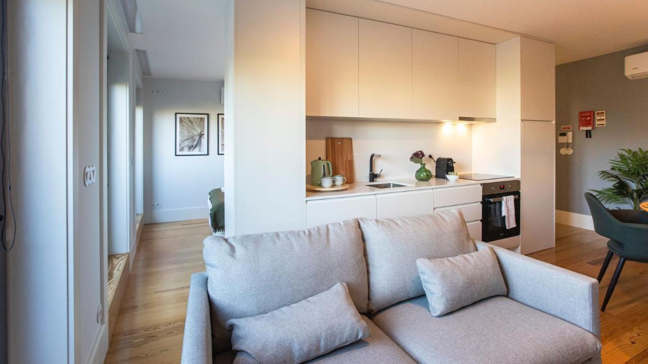 Stylish Studio W/ Ac & Balcony By Lovelystay ปอร์โต ภายนอก รูปภาพ